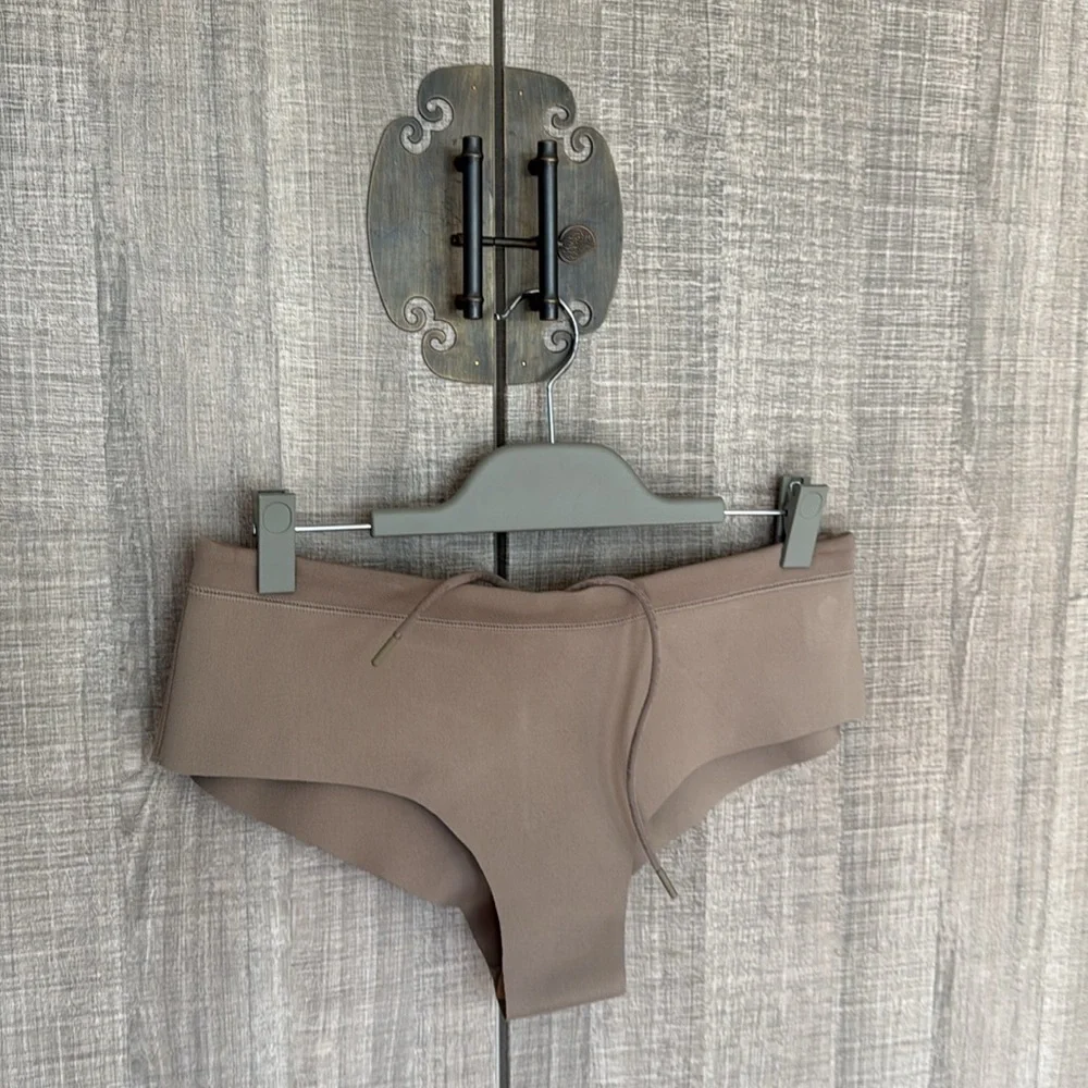 SKIMS‎ Sport Swim Cheeky Bottom | Desert